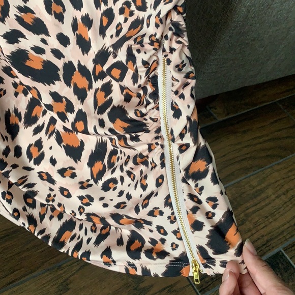 NEW! Leopard print bodycon dress - Picture 3 of 4